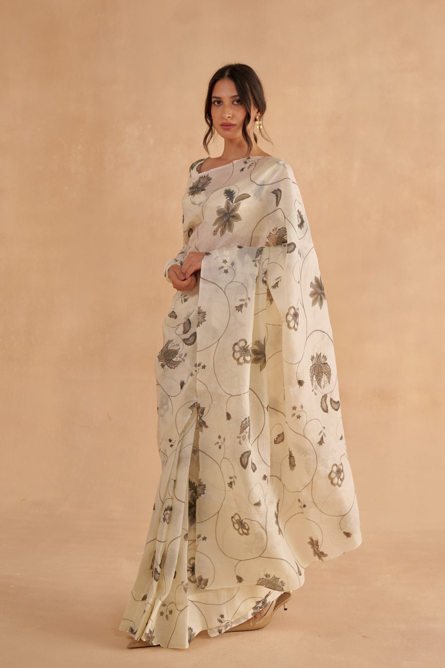 Vintage Ivory Tussar Saree with Chintz Print and Full-Sleeve Blouse