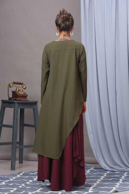 Asymmetrisches Rockset aus Crêpe mit Verzierung in Olivgrün und Weinrot