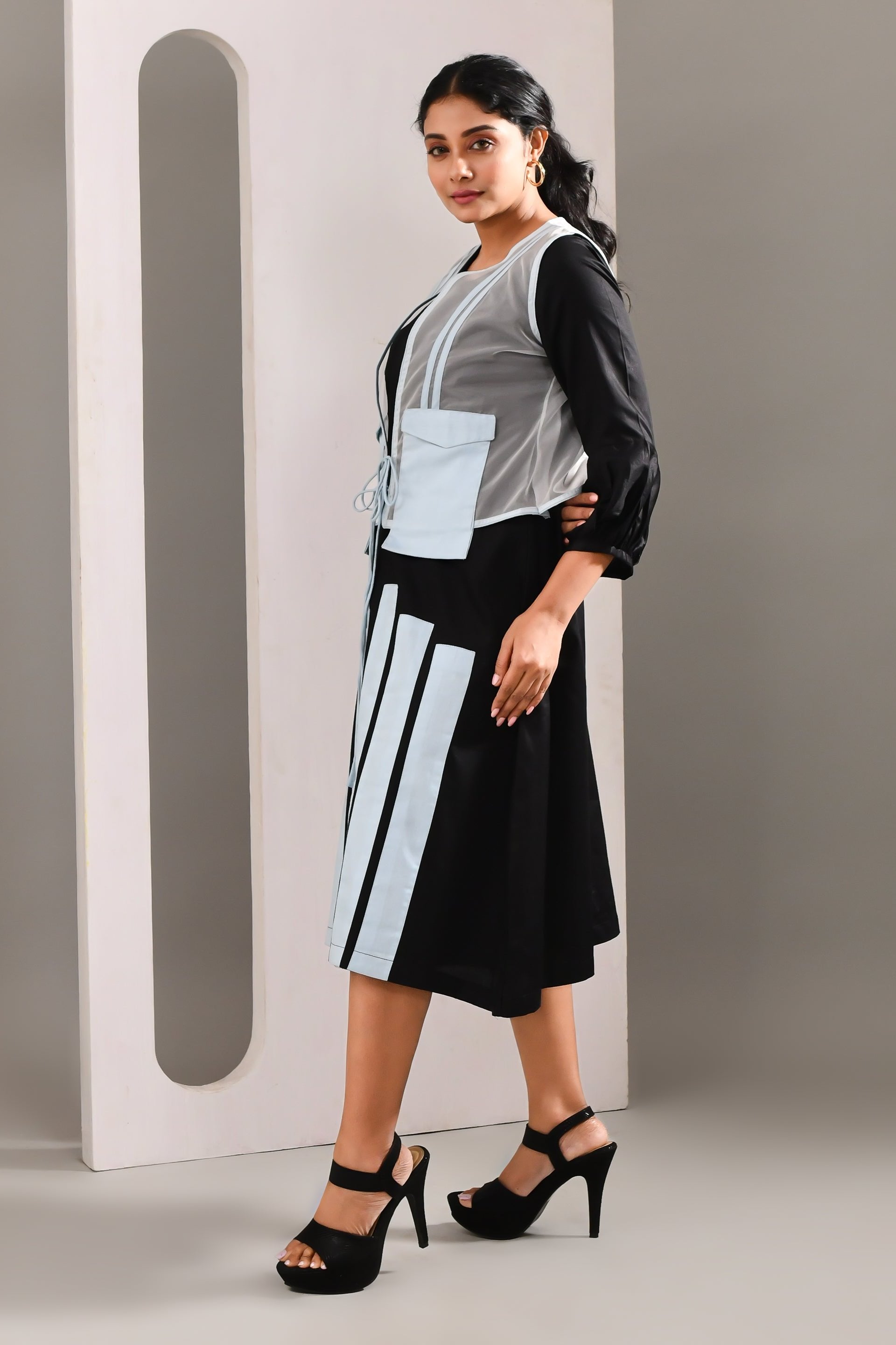 Black Blended Cotton Abstract Patterned Dress - Golden Muslin