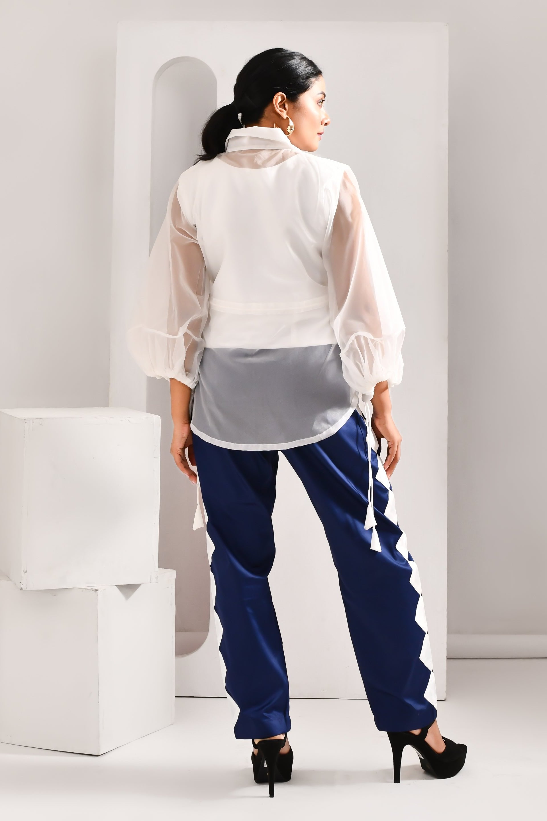 White & Navy Blue Blended Cotton & Organza Geometric Patterned Co Ord Set - Golden Muslin