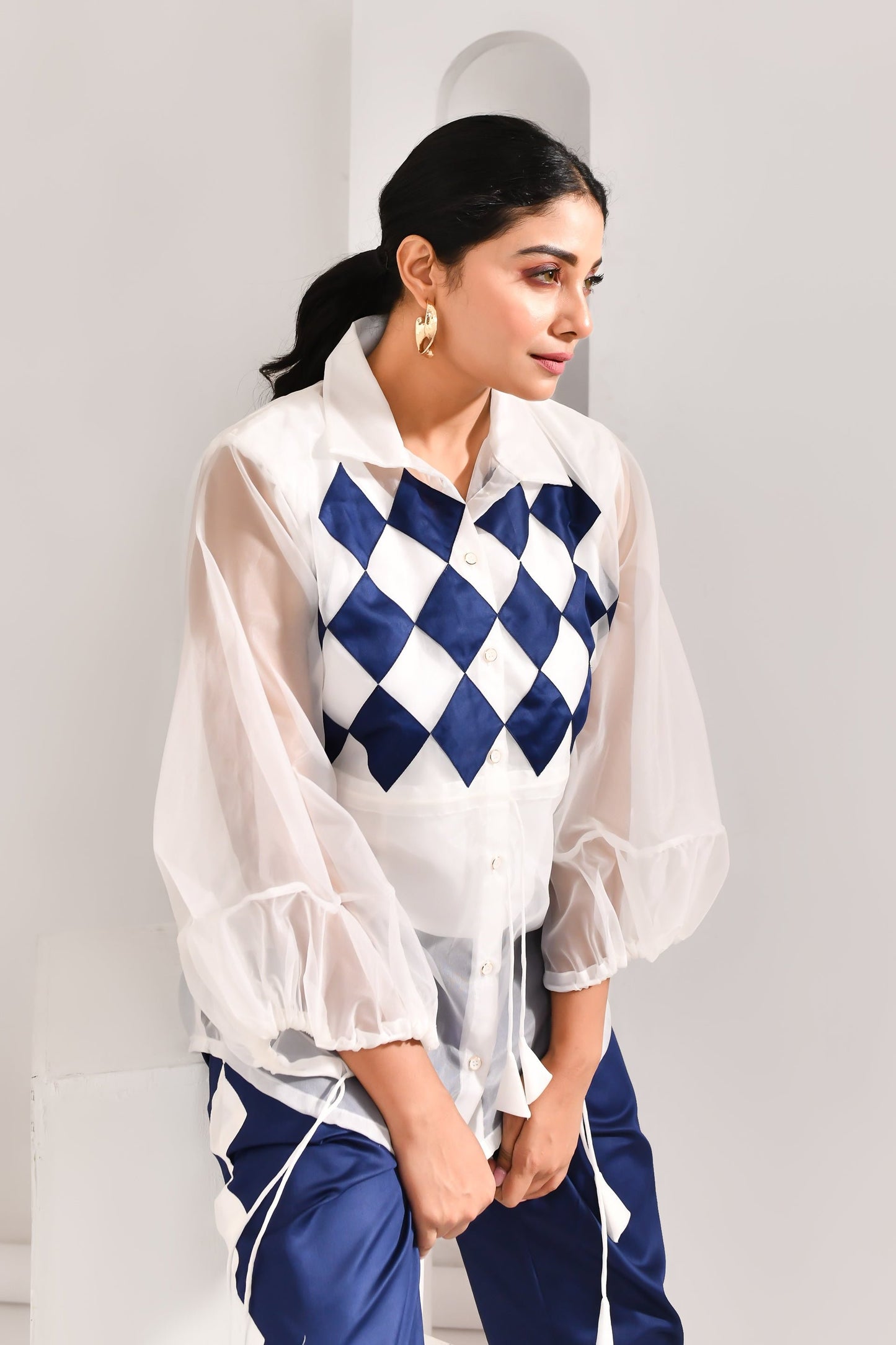 White & Navy Blue Blended Cotton & Organza Geometric Patterned Co Ord Set - Golden Muslin
